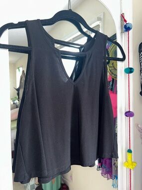 Forever 21 Black Sleeveless Keyhole Tank